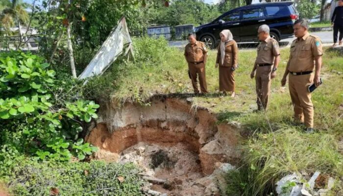 Sekda Konsel Minta Dinas PUTR Evaluasi Sistem Pengairan di Lingkungan Perkantoran