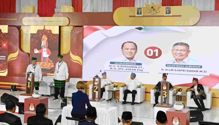 Debat Pilgub Sultra : Paslon Ruksamin – Sjafei Paparkan Penguatan Pentingnya Pendidikan dan Kesehatan