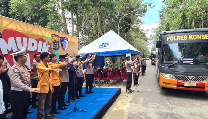 Polda Sultra Bersama UHO Gelar Mudik Gratis di Tiga Kabupaten