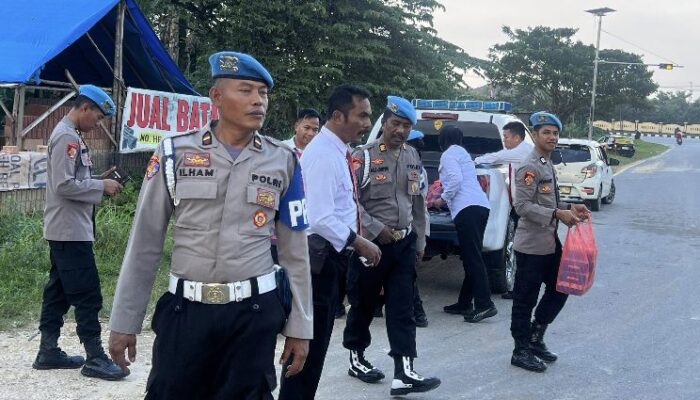 Bakti Sosial Divpropam Polri, Baksos di Kawasan Pemulung dan Bagikan Takjil di Kota Kendari