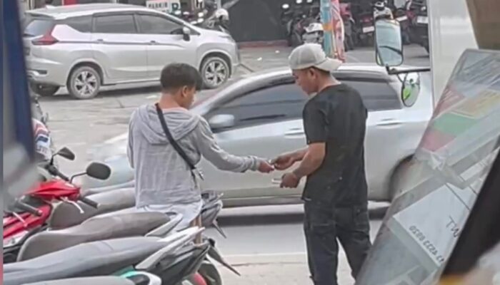 Juru Parkir Liar di Indomaret Ilmiah Kendari Kian Meresahkan, Warga Pertanyakan Ketegasan Aparat