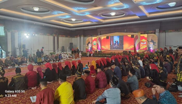 Polda Sultra Hadiri Pengukuhan DPP Lembaga Adat Tolaki 2025–2030