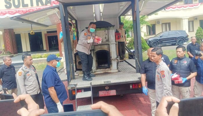 Polda Sultra Musnahkan 8,2 Kg Sabu, Kapolda Desak Hukuman Berat untuk Bandar