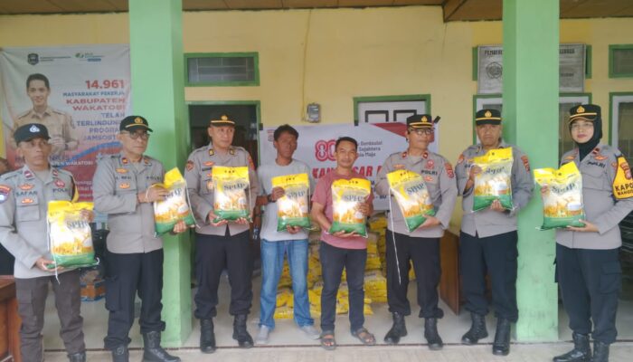 Pasar Murah Polres Wakatobi – Bulog Sambut HUT ke-80 RI, Sediakan 3 Ton Beras untuk Warga Bajo