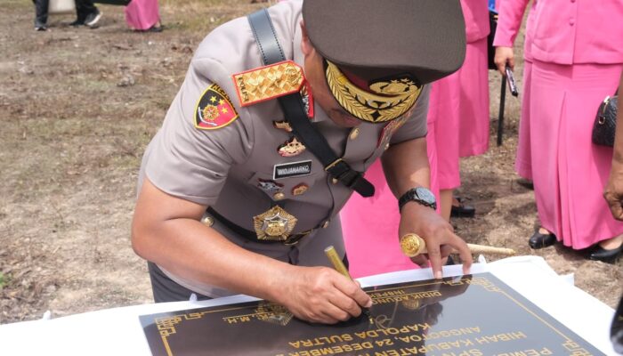 Kapolda Sultra Resmikan Gedung Ibadah dan Letakkan Batu Pertama Sarana SPN Polda Sultra