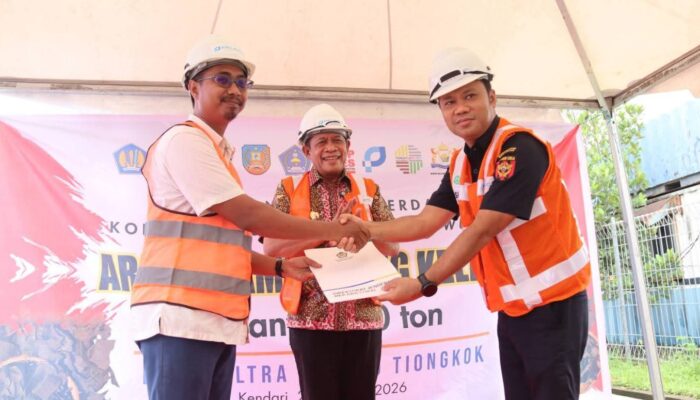 Koperasi Desa Merah Putih Awunio Lepas Ekspor Perdana 50 Ton Arang Tempurung Kelapa ke China