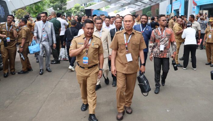 Presiden Prabowo Canangkan Gerakan Indonesia Asri, Gubernur Sultra Siap Tertibkan Baliho dan Kabel Semrawut