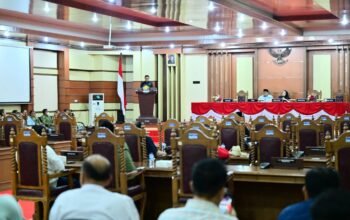 Pemprov Sultra Jawab Pandangan Fraksi DPRD, PAD Perubahan APBD 2026 Naik Rp243,65 Miliar