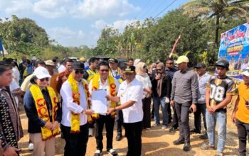 Dari Jalan Momuntu hingga Pelabuhan Pajala, Ridwan Bae Kawal Infrastruktur Mubar